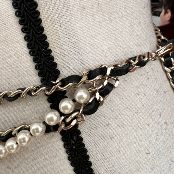 Chanel pearl leather chain belt main image 10